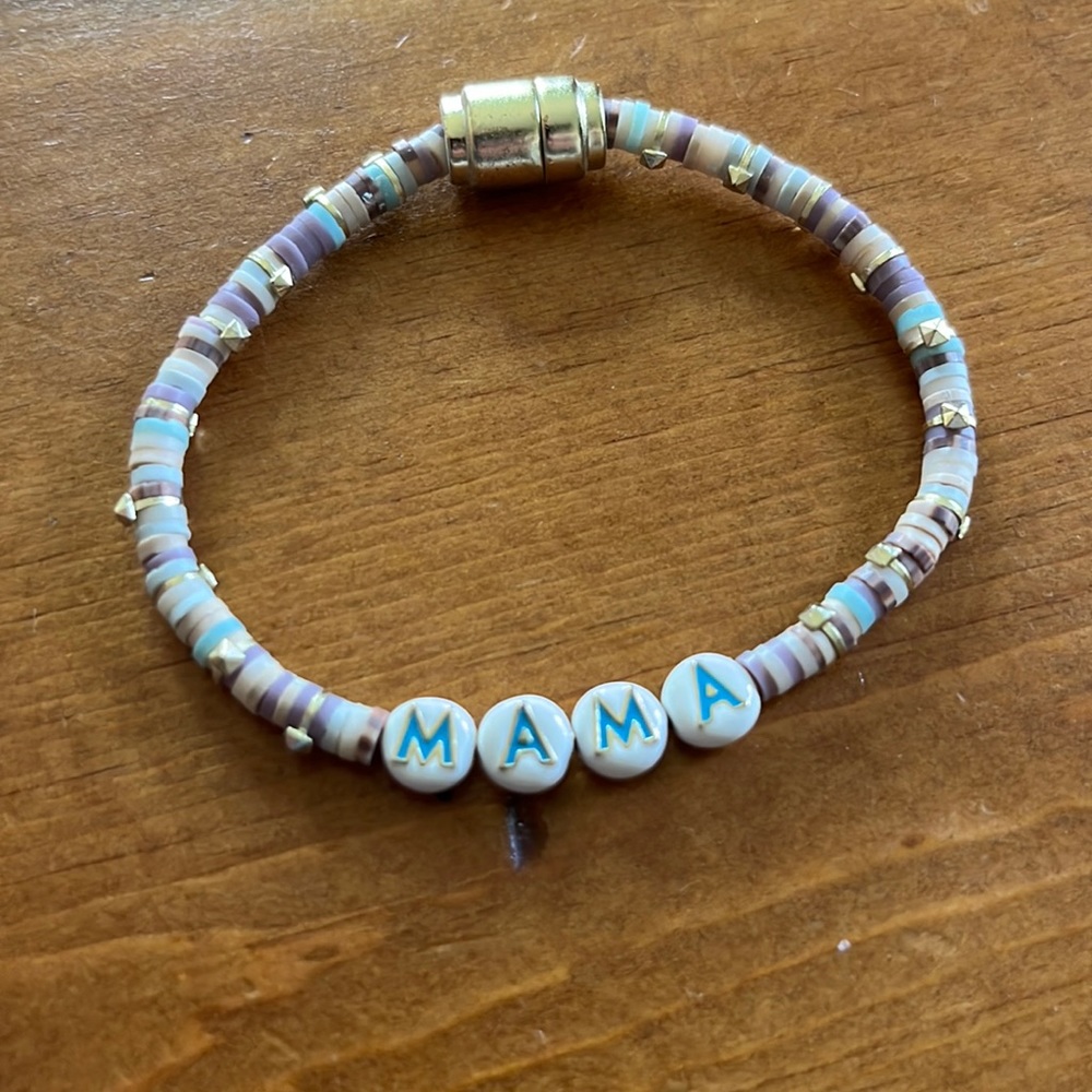 Kendra Scott mama bracelet- magnetic closure